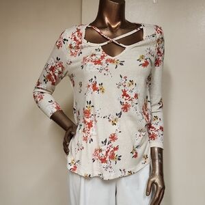 Bobeau Floral Crisscross Neck 3/4" Sleeve Top